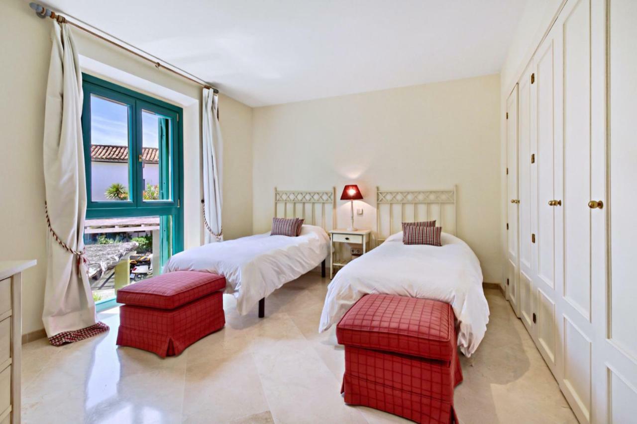 Villa Adosado En Ribera Del Emperador Sotogrande Esterno foto